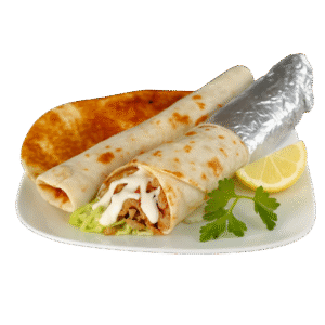 Türkische Pizza mit Salat und Dönerfleisch